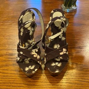Gucci Brown Floral Print Wooden Heel